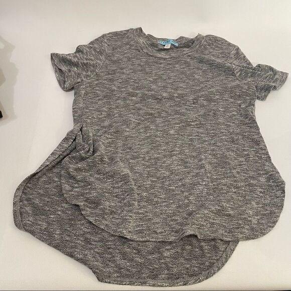Dina b Heathered gray shirt soft knit with high low hem and side slits - Picture 8 of 9